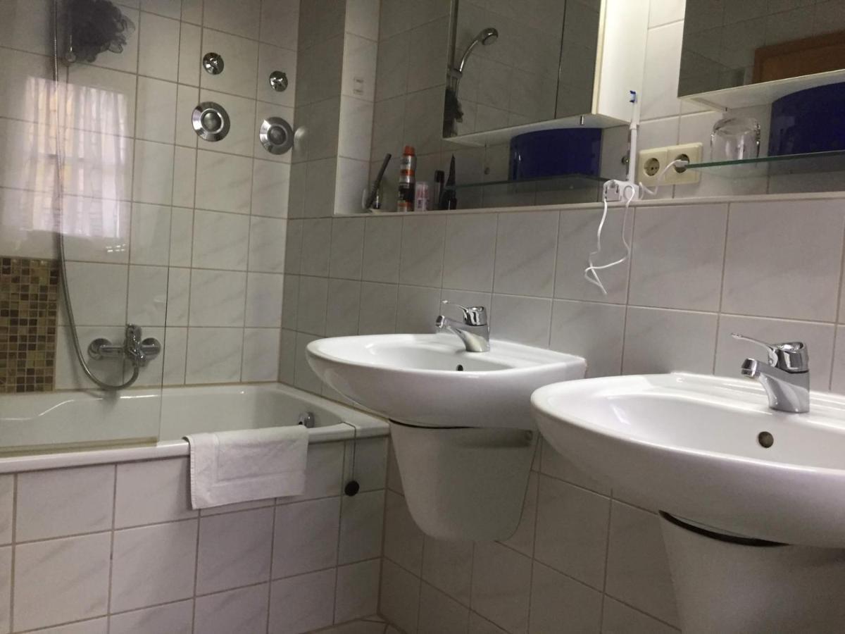 Hotel Garni Wiestor Uberlingen Exteriör bild
