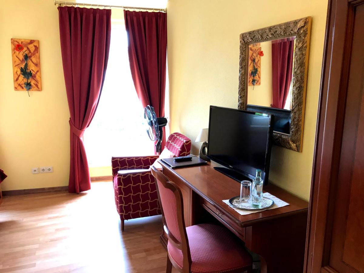 Hotel Garni Wiestor Uberlingen Exteriör bild