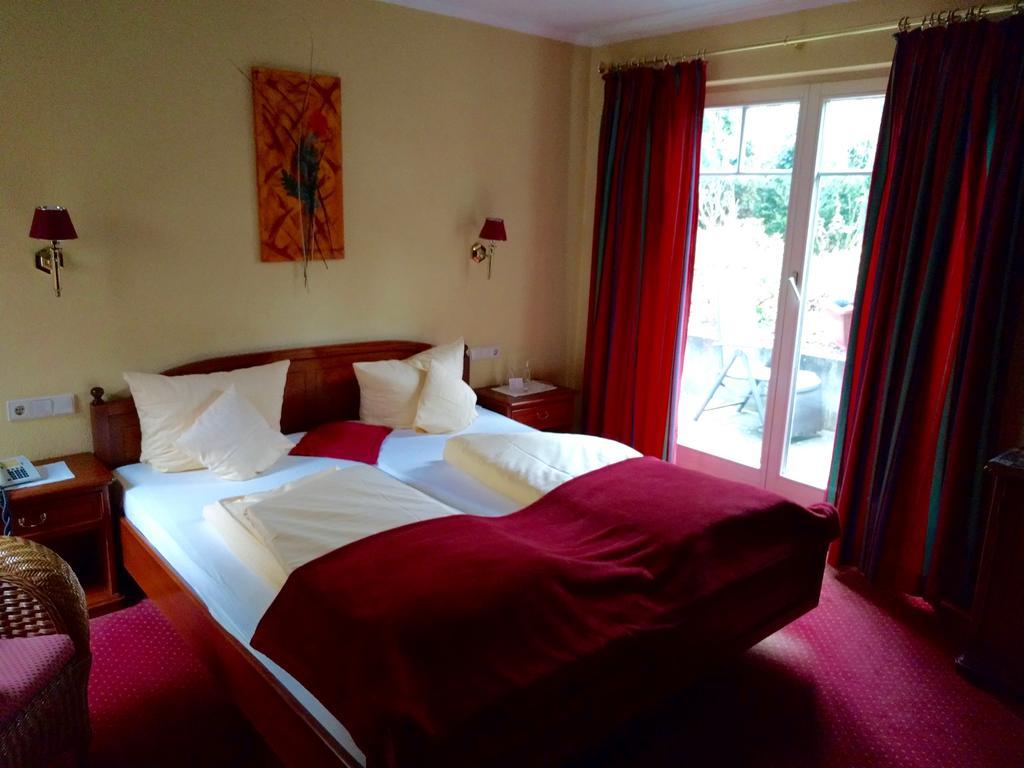 Hotel Garni Wiestor Uberlingen Exteriör bild