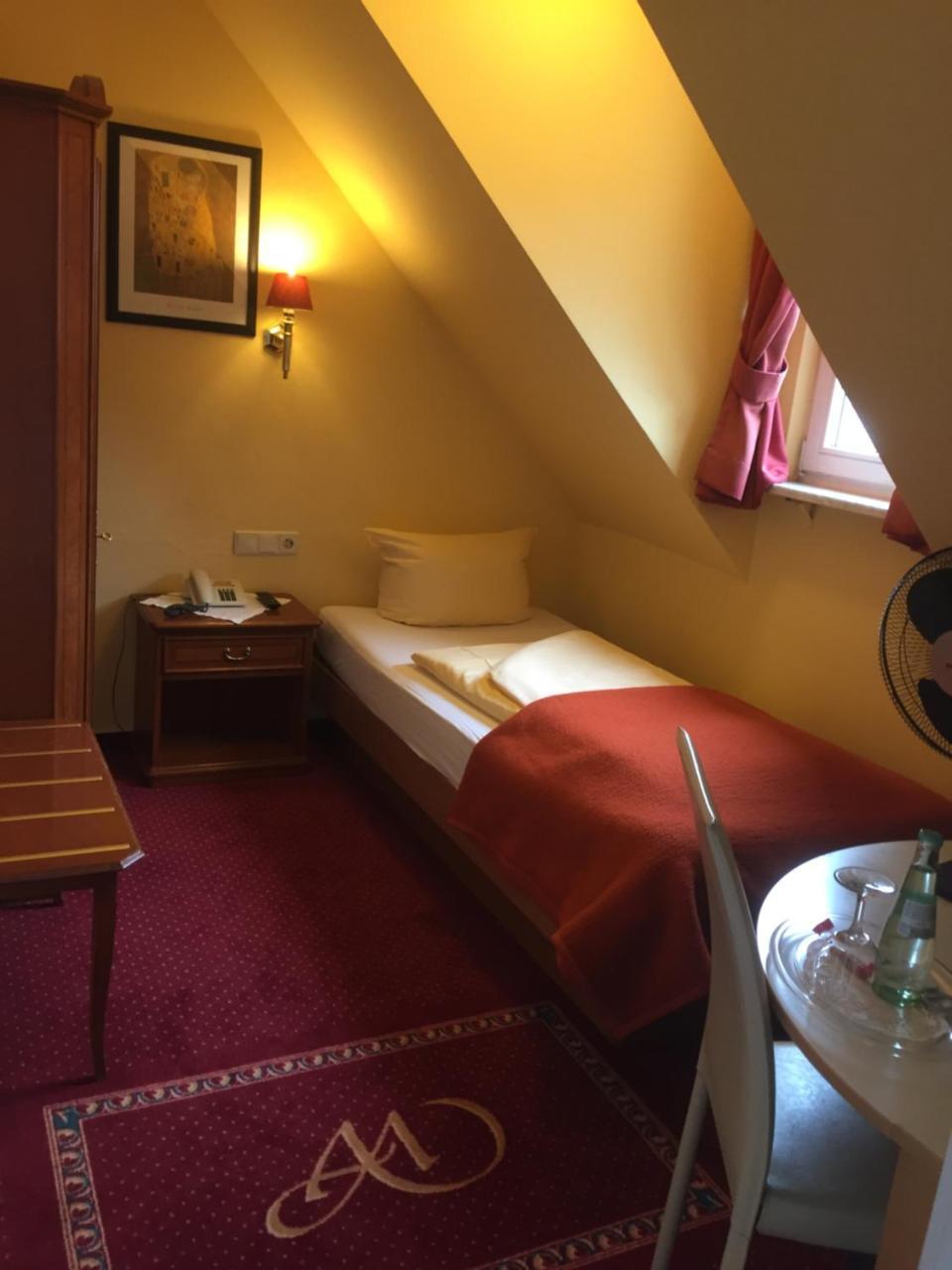 Hotel Garni Wiestor Uberlingen Exteriör bild